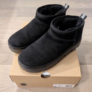 Ugg Classic Ultra Mini Clear Boots Black Size 8 Women's